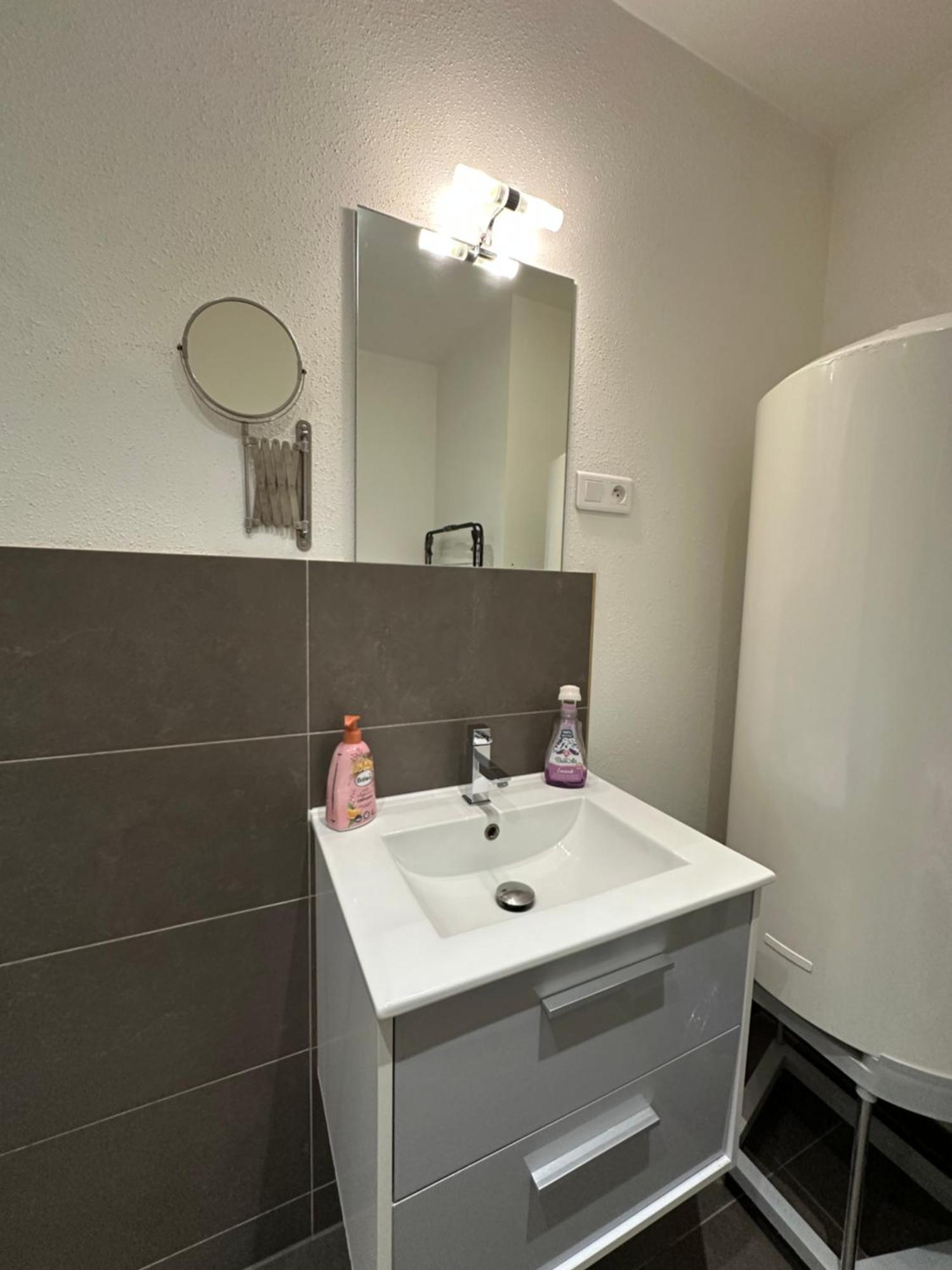 # Le 3 # Joli Appartement T3 Mulhouse Centre, Neuf, Calme Et Tout Equipe Luaran gambar